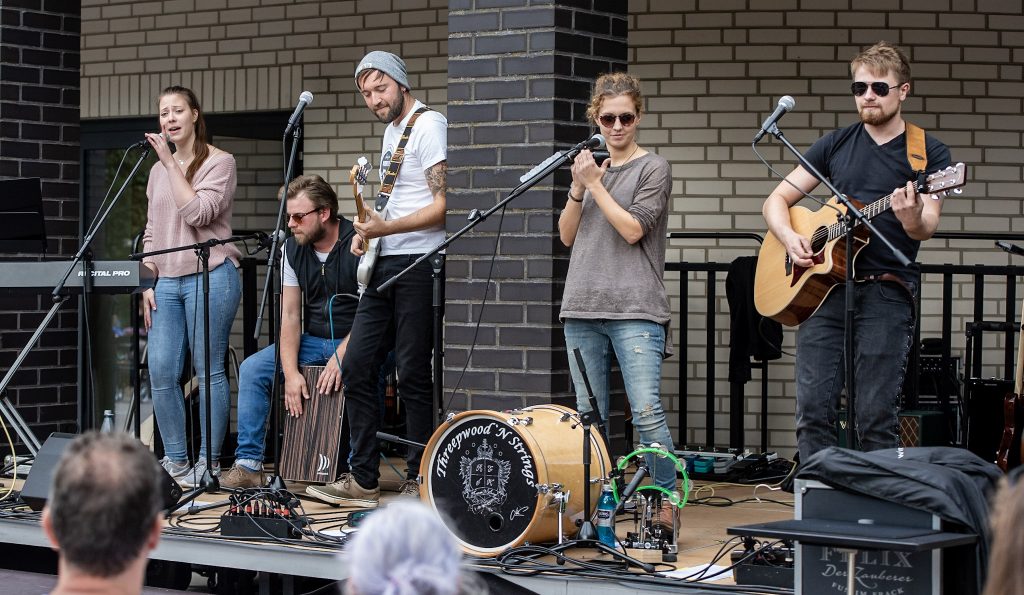 Threepwood N Strings Theater Marl 2018