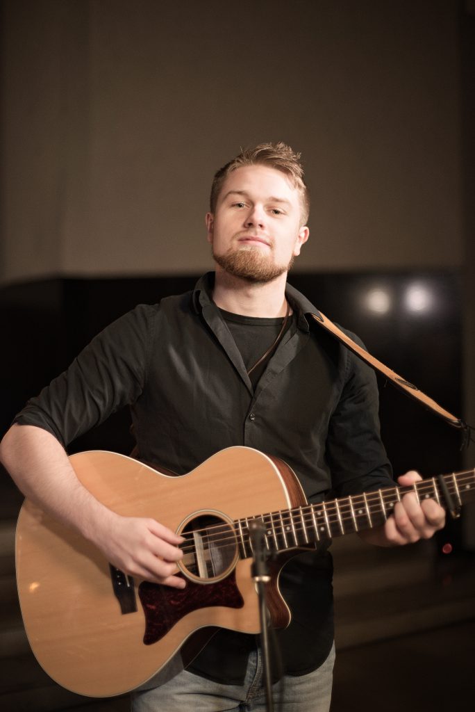Threepwood N Strings - Robin - Black Suits - Rhein Unplugged