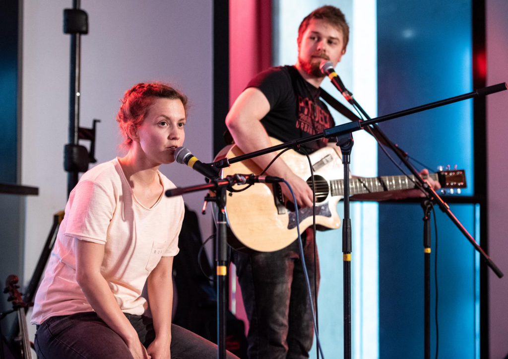 Threepwood N Strings Palais Vest - Eva und Robin