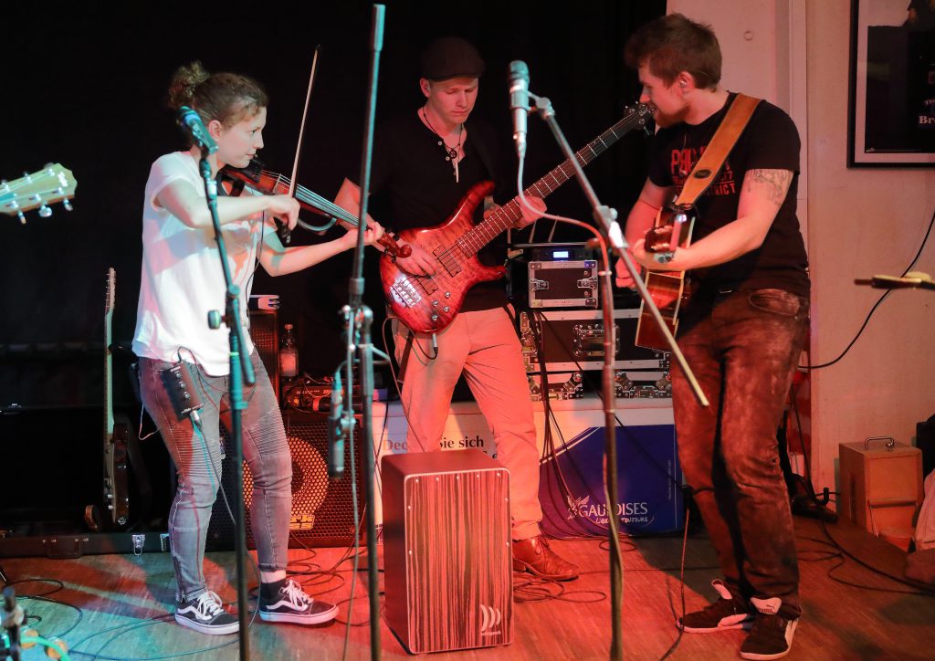 Threepwood N Strings Wohnzimmerakustik Bochum 3
