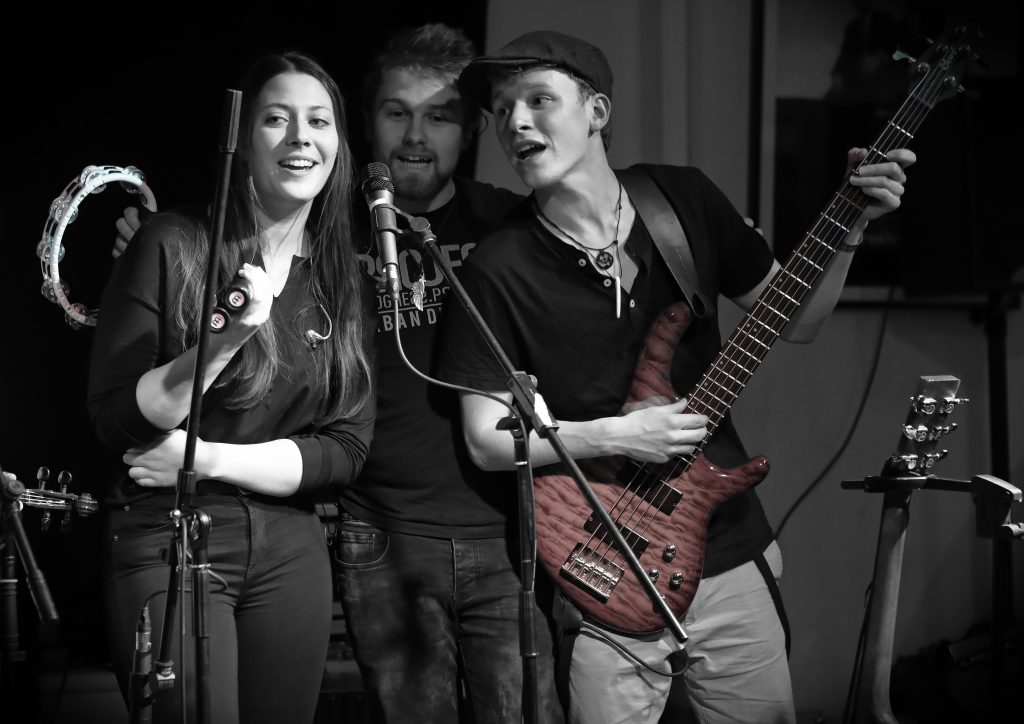 Threepwood N Strings Wohnzimmerakustik Bochum 5