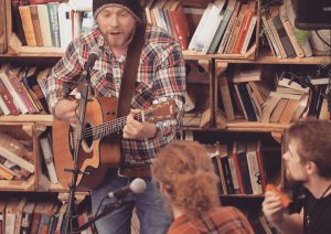 Threepwood N Strings Cafe Livres Kevin