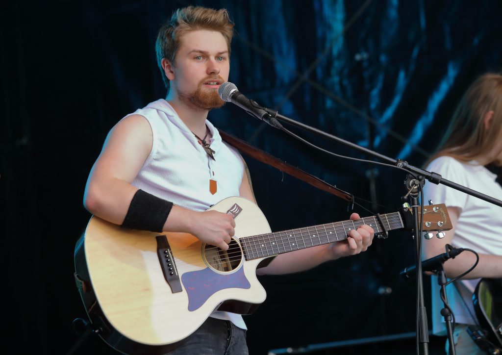 Threepwood 'N Strings beim Hattinger Altstadtfest 2019 - Robin