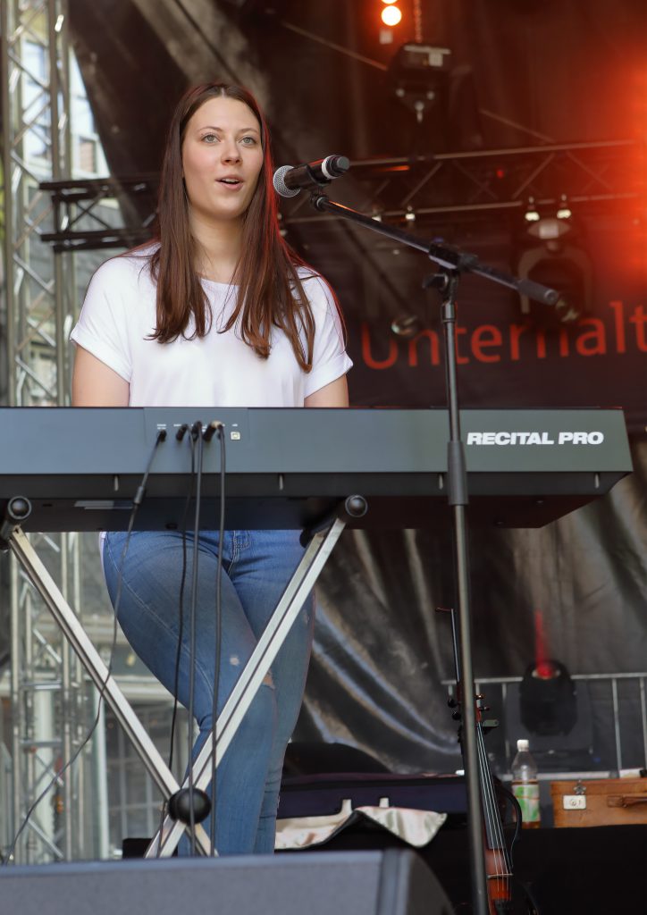 Threepwood 'N Strings beim Hattinger Altstadtfest 2019 - Selina