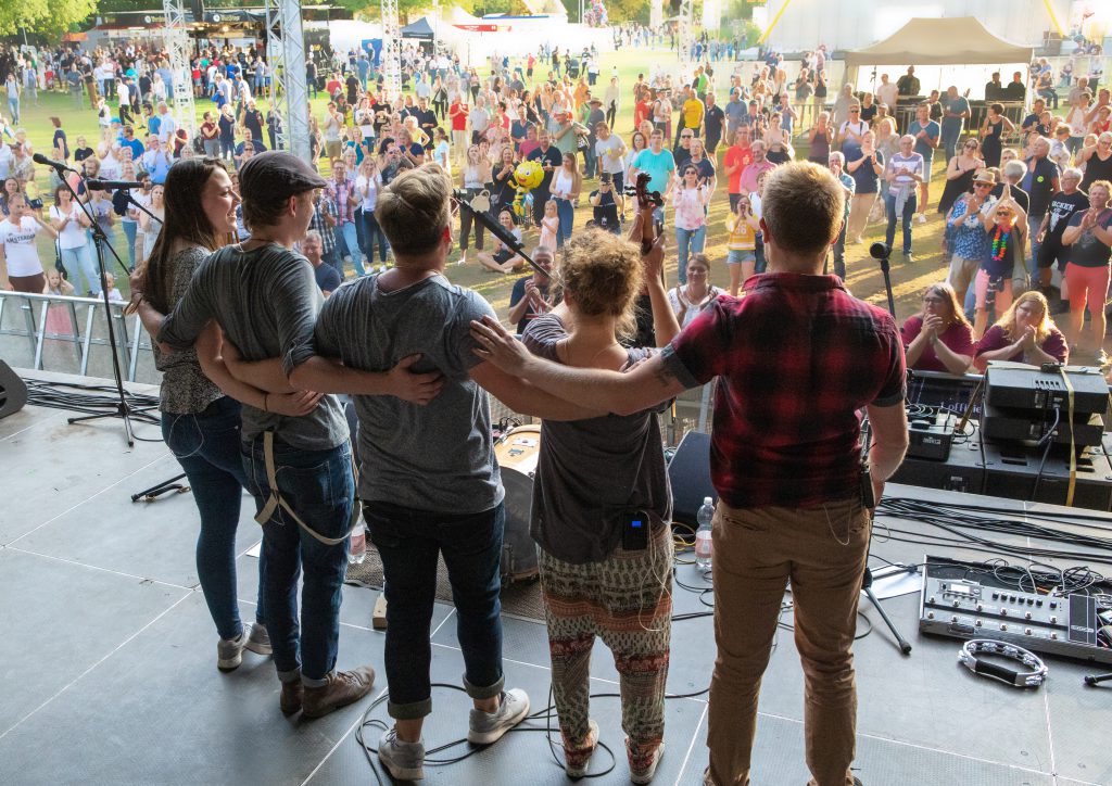 TnS Threepwood N Strings Waltroper Parkfest Applaus