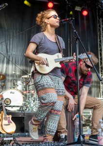 TnS Threepwood N Strings beim Waltroper Parkfest Eva Kempa