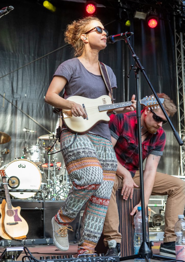 TnS Threepwood N Strings beim Waltroper Parkfest Eva Kempa