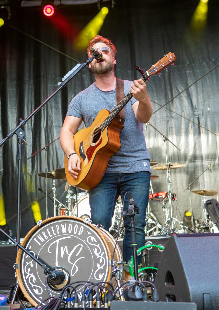 TnS Threepwood N Strings beim Waltroper Parkfest Kevin