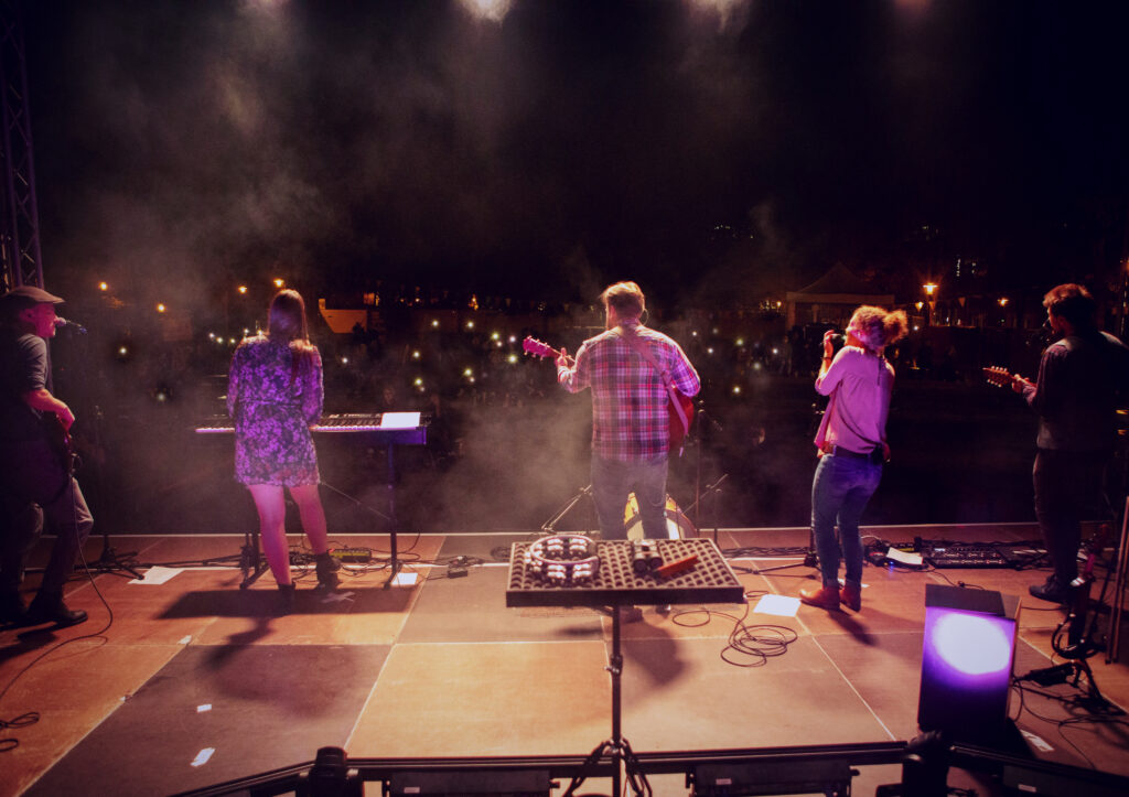 Threepwood 'N Strings live vor der Weststadthalle Essen